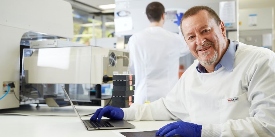 Professor Steve Wilton in the lab.